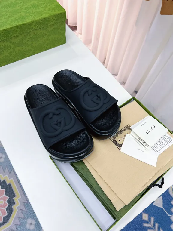 Gucci Shoe 